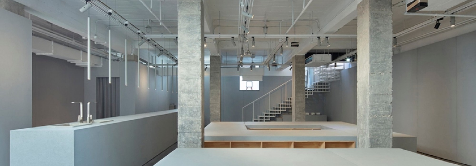 concrete ceiling track lamps