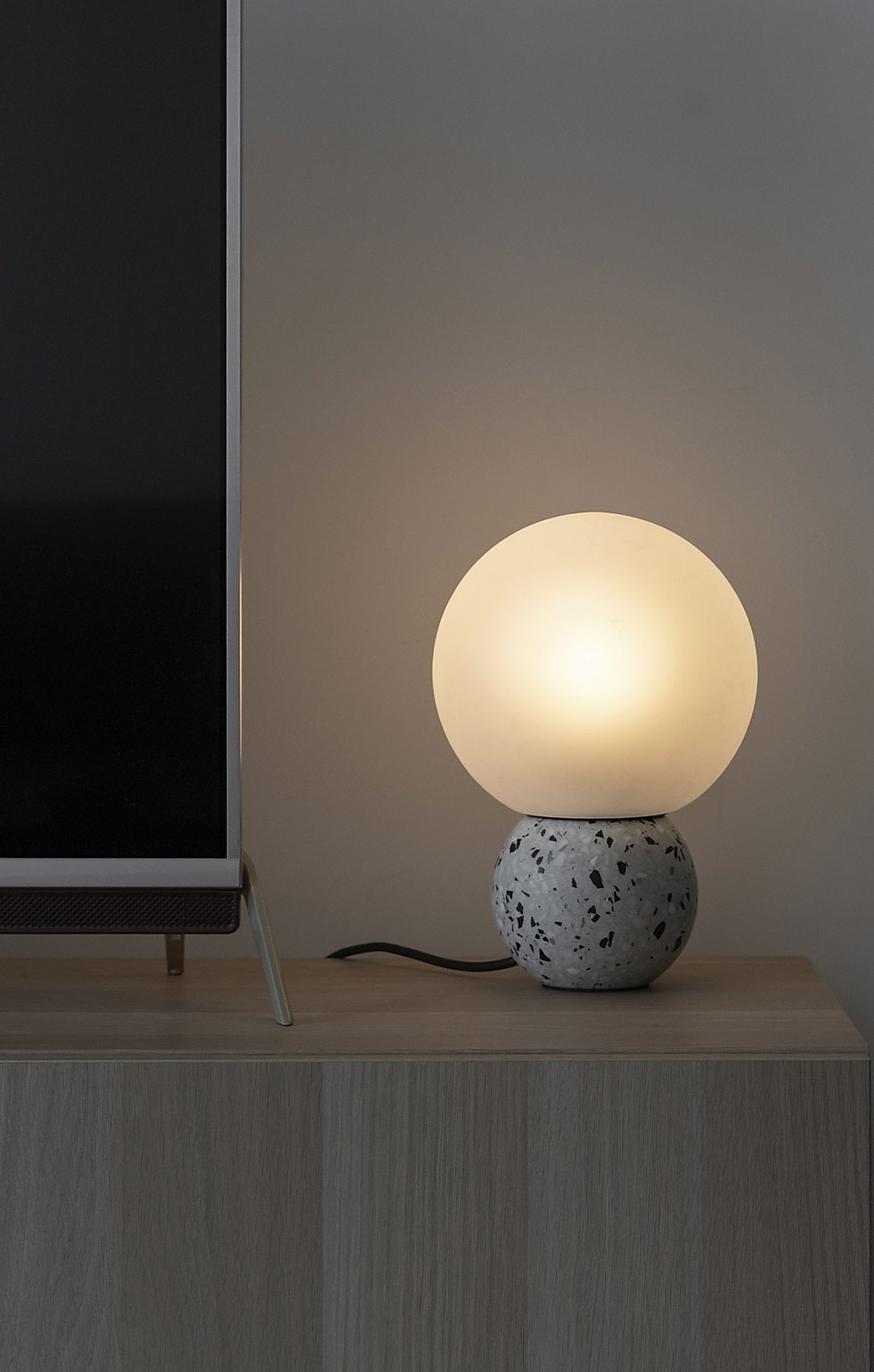 8 table lamp b