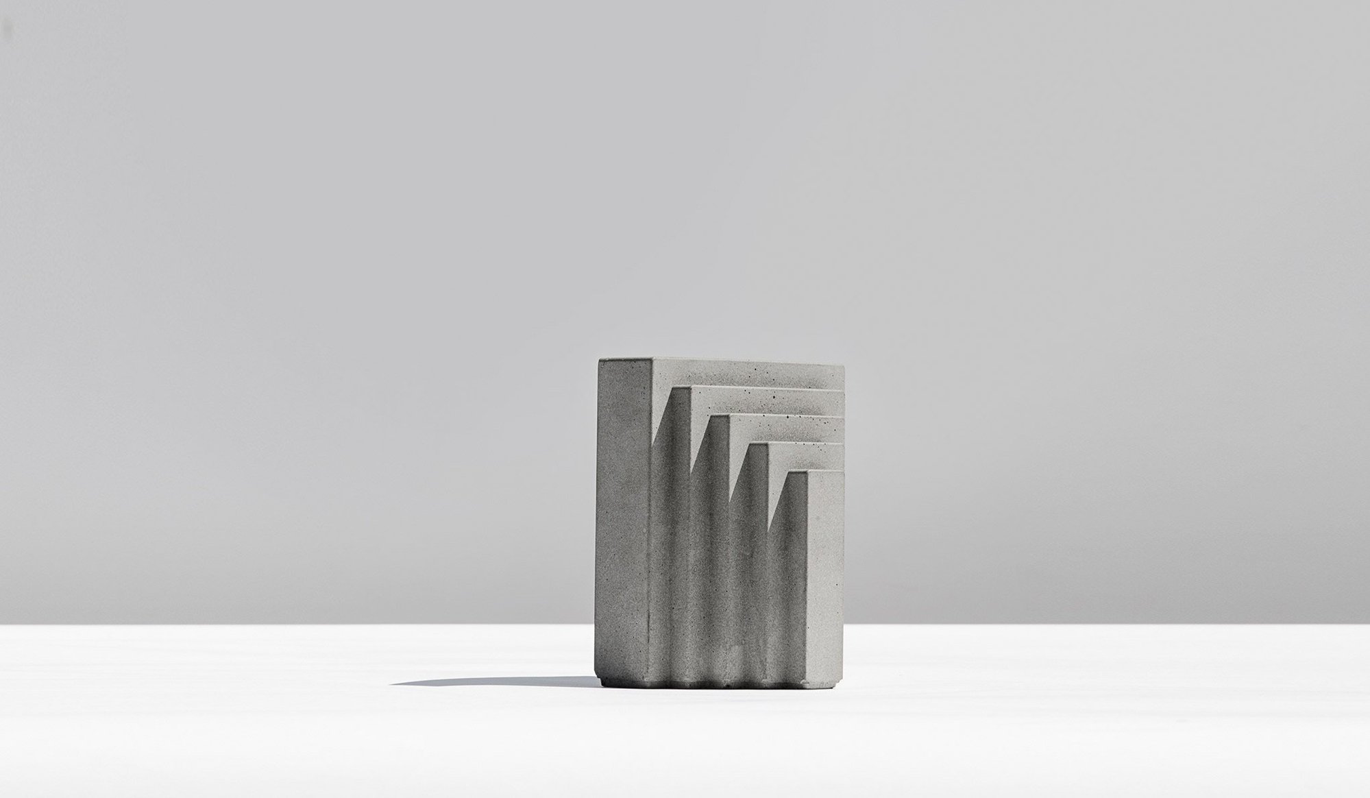 Bentu Concrete Men Bookend 2000x