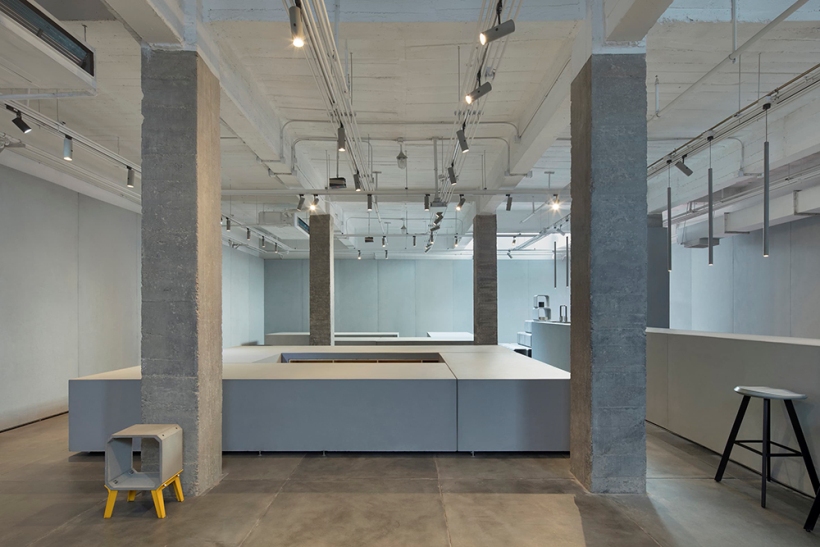 track concrete lamps